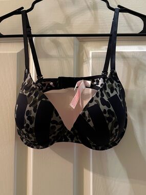 PINK Victoria's Secret Leopard-Print T-Shirt Bra - Black & Olive